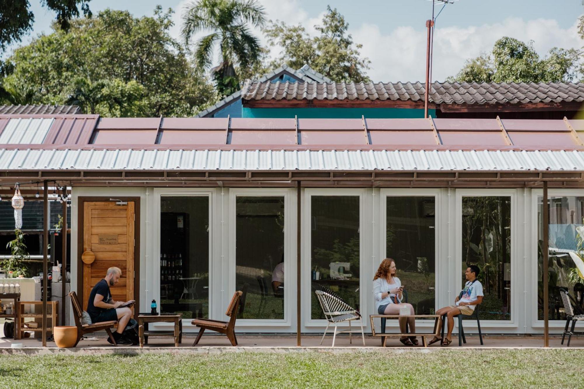 The Yard Hostel Chiang Mai Extérieur photo